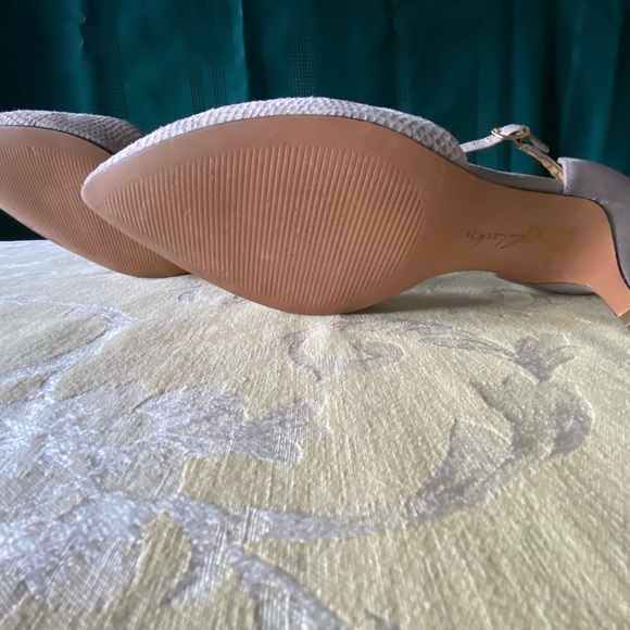 Clark’s Artisan Moc Croc suede heels - Picture 3 of 5